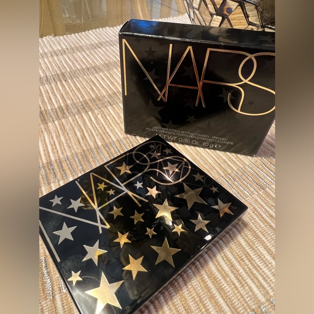 -NARS Translucent Crystal Light Reflecting Setting Powder -Pressed. - Picture 2 of 4